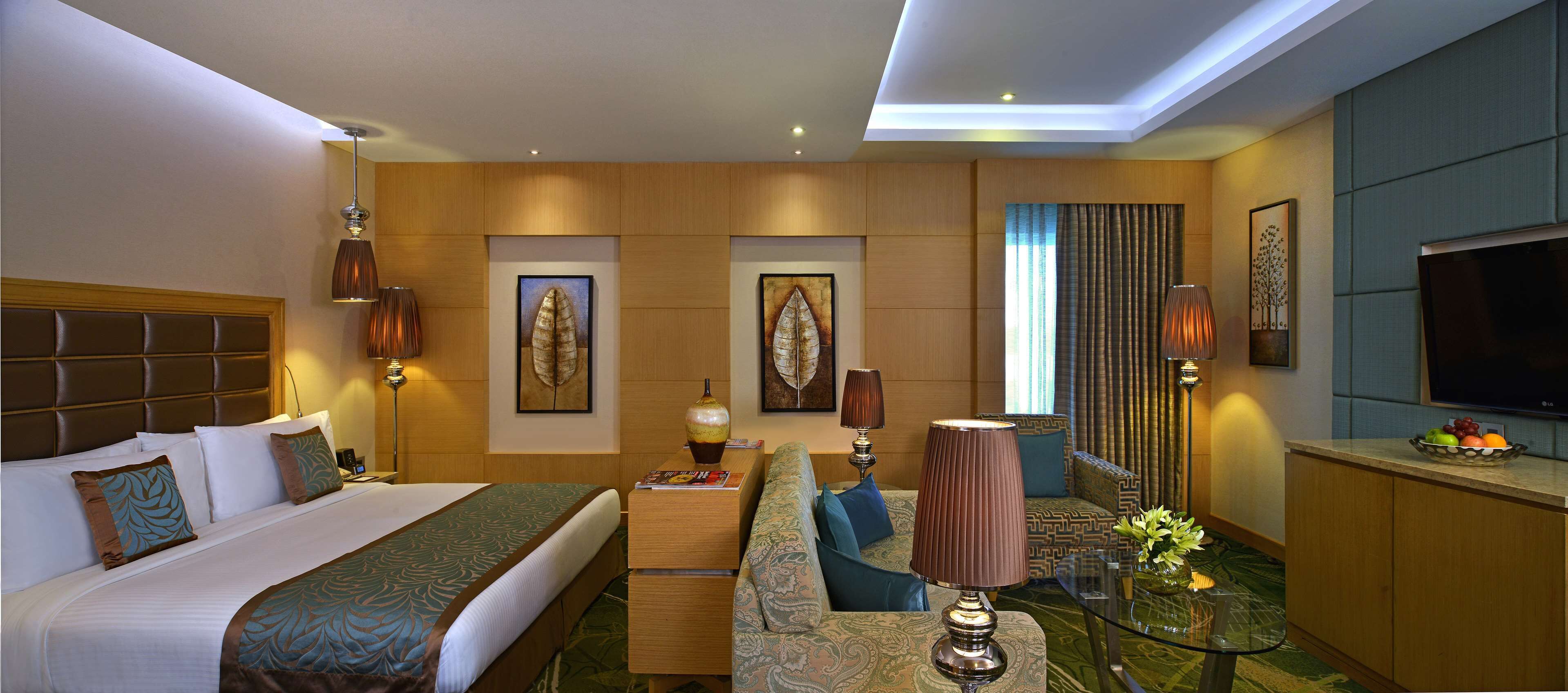 Junior Suite | In-room safe, desk, laptop workspace, iron/ironing board