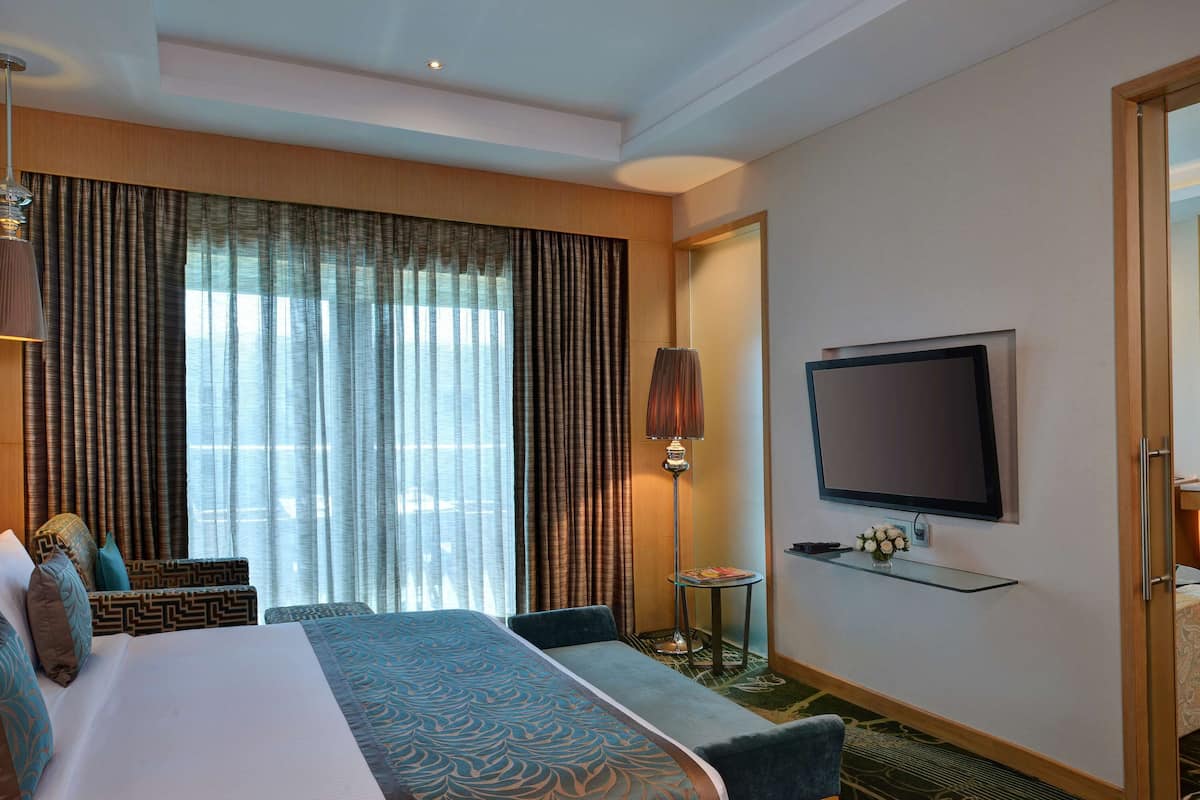 1 bedroom, in-room safe, desk, laptop workspace