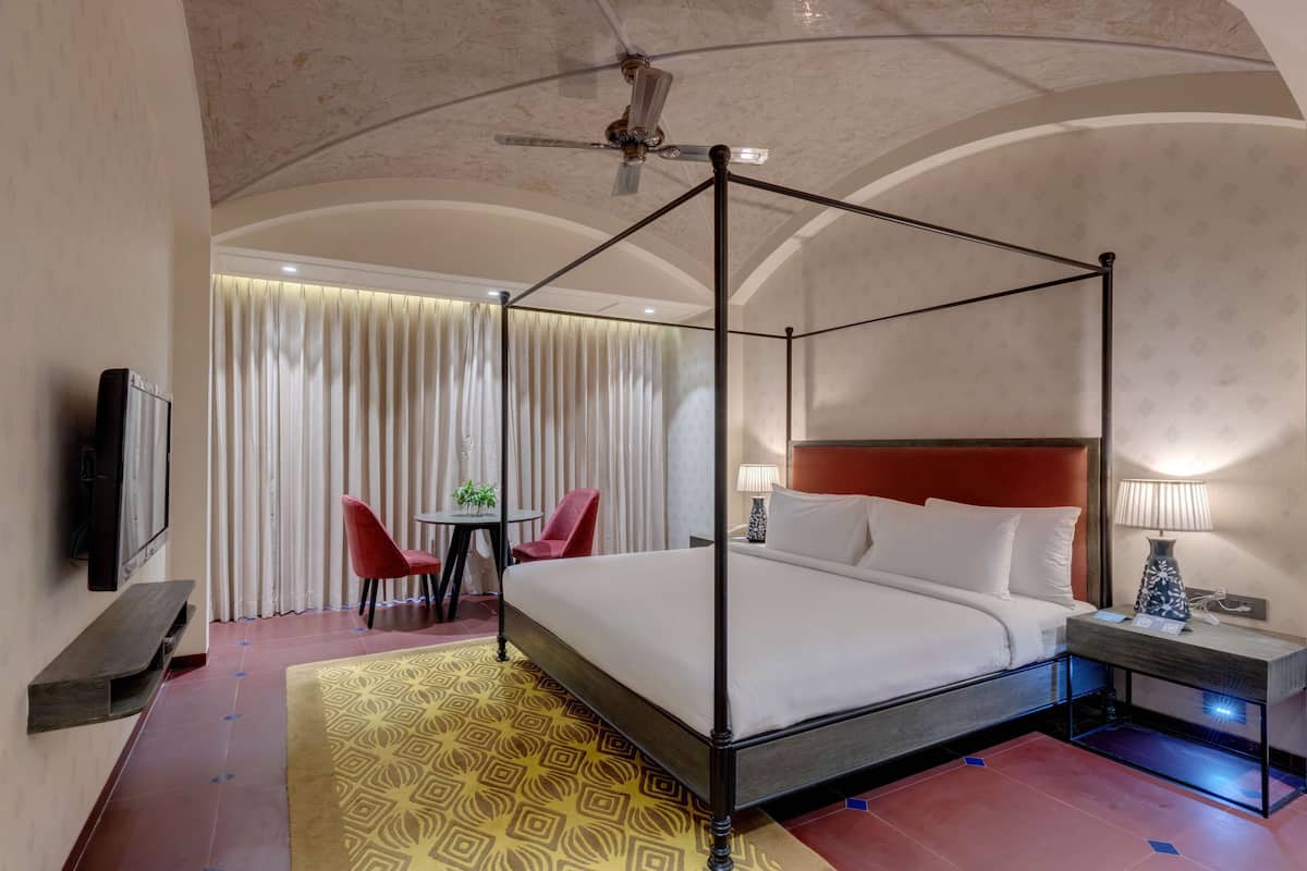 Villa | In-room safe, desk, laptop workspace, iron/ironing board