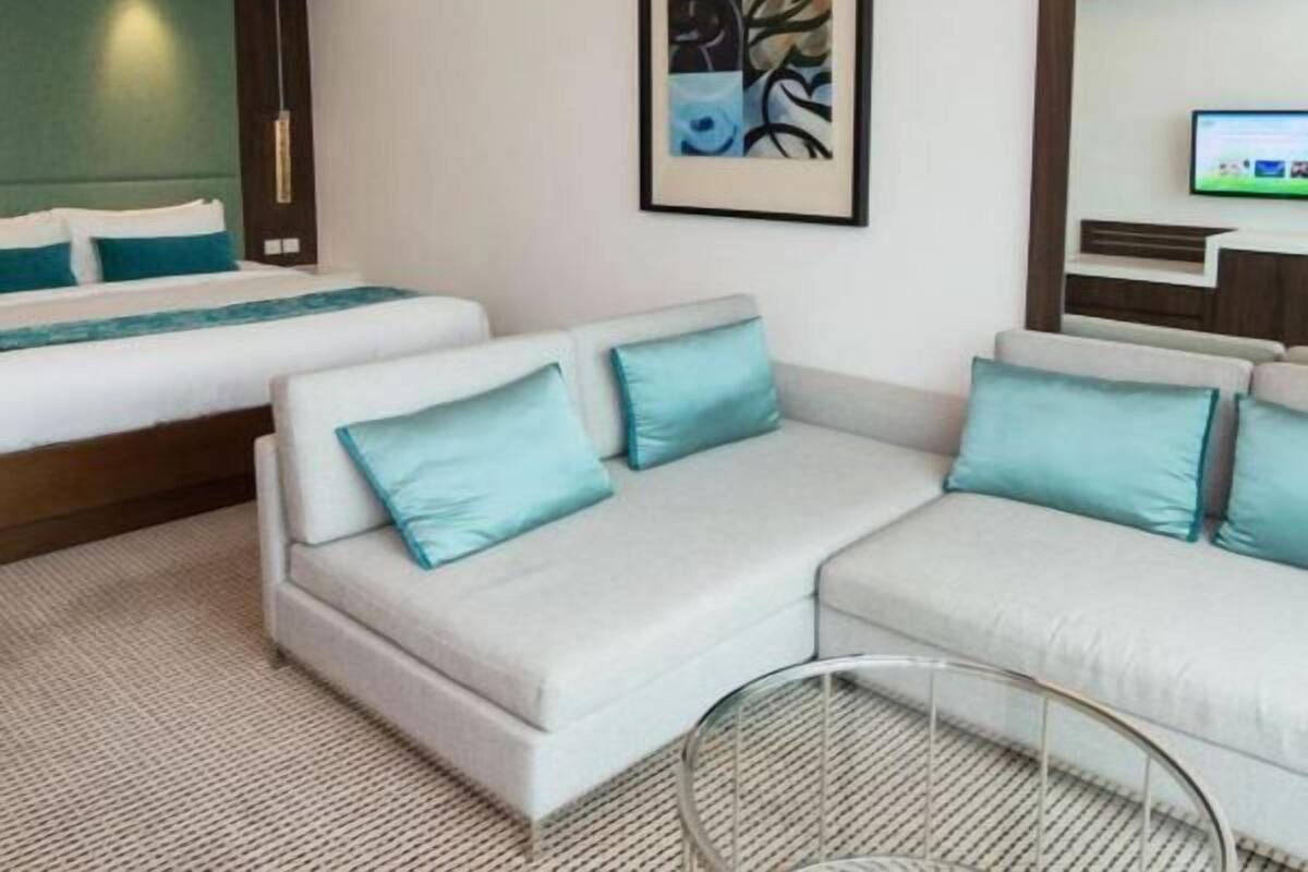 In-room safe, desk, iron/ironing board, free WiFi