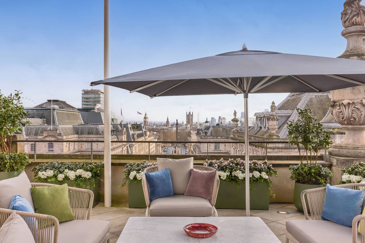 Penthouse, 3 Bedrooms | 1 bedroom, Egyptian cotton sheets, premium bedding, minibar