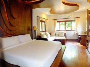 Desk, free WiFi - Bura Resort, Chiang Rai (Chiang Rai)