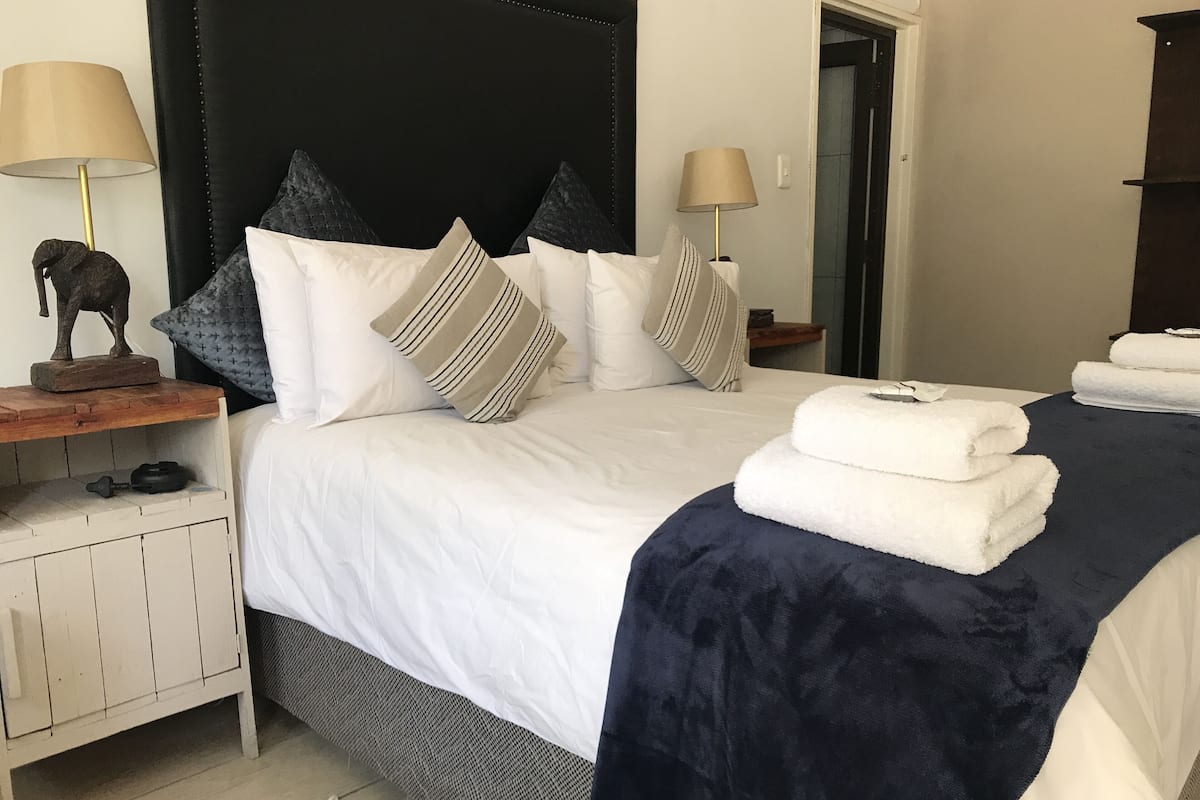 Air Conditioned Double Room | Egyptian cotton sheets, premium bedding, down comforters, desk