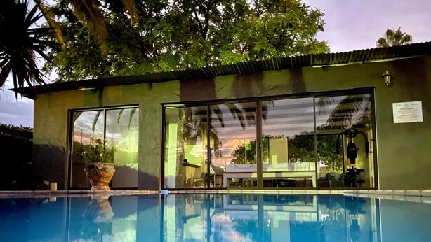 Pool - Bush Pillow Guest House (Otjiwarongo)