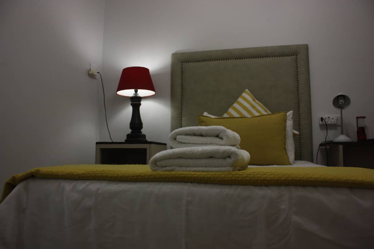 Comfortable Single Room | Egyptian cotton sheets, premium bedding, down comforters, desk