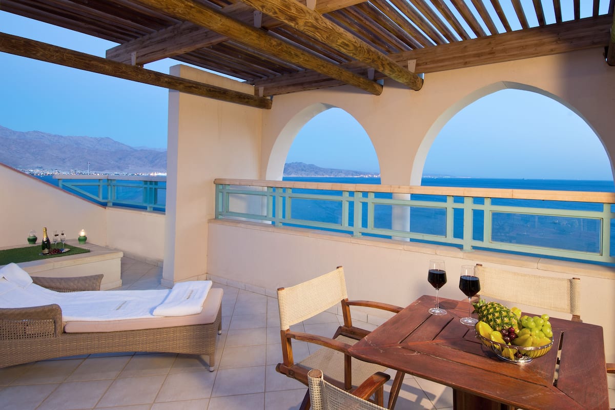 minibar, in-room safe, desk, blackout curtains