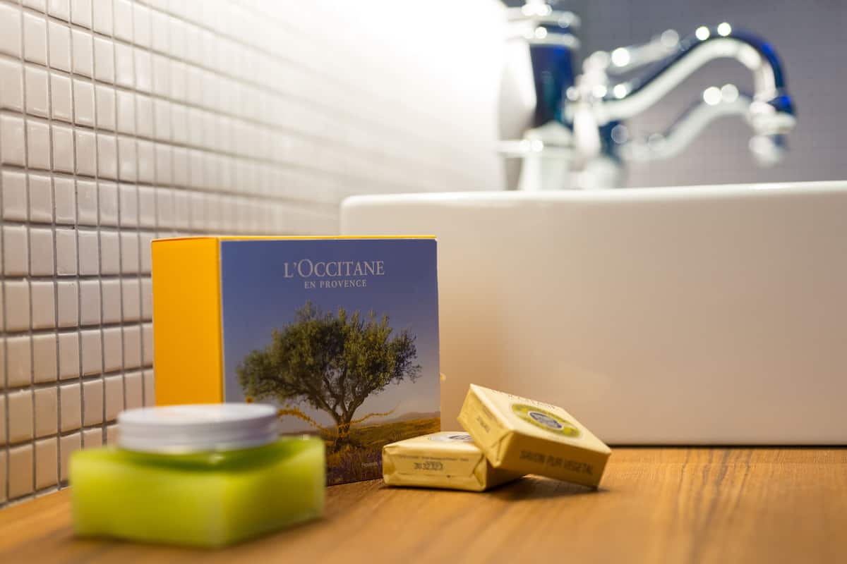 minibar, in-room safe, desk, blackout curtains