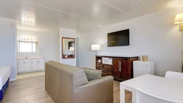 Premium Room, Oceanfront | Free WiFi, bed sheets