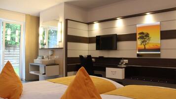 Allergikerbettwaren, Schreibtisch, laptopgeeigneter Arbeitsplatz