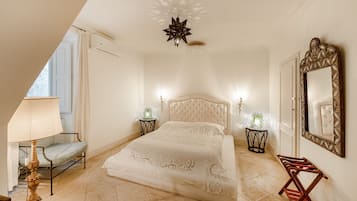 Habitación cuádruple clásica, 2 camas Queen size | Muebles diferentes, cortinas blackout, insonorización y ropa de cama