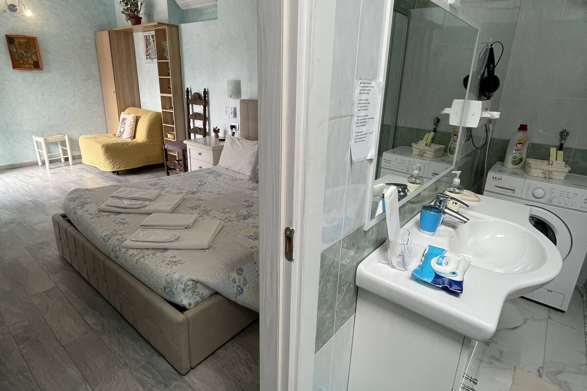 独特三人房, 池畔 | 意大利 Frette 床单、高档床上用品、羽绒被、Select Comfort 床