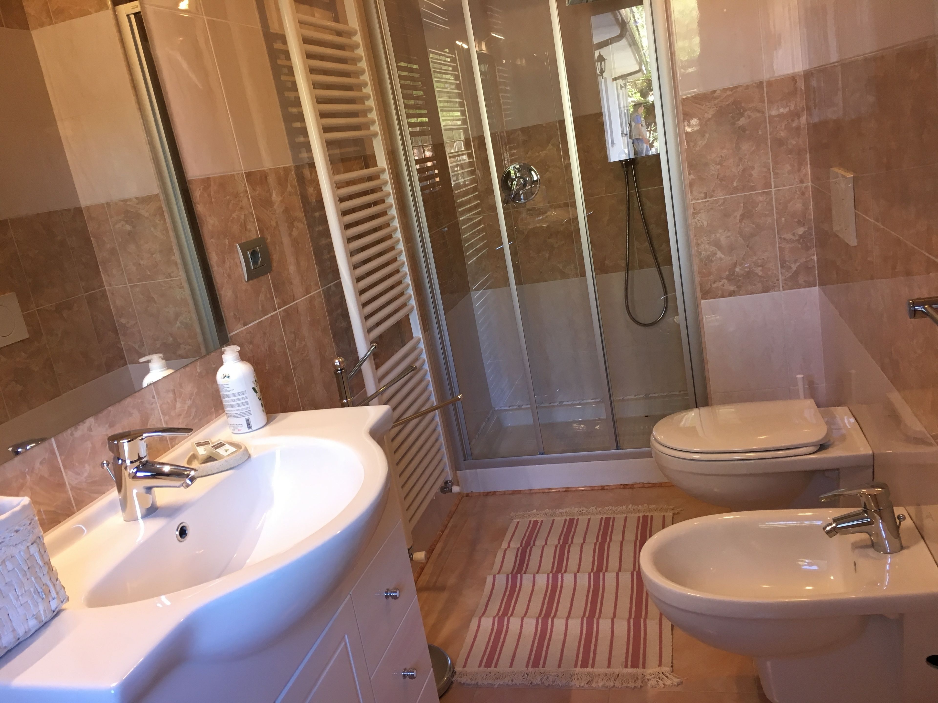 traditional double or twin room, poolside | bathroom | shower, rainfall showerhead, designer toiletries, hair dryer