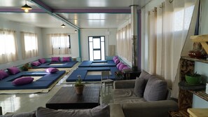 Grand Cabin, Multiple Beds | Living area