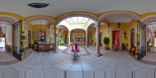 Lobby lounge