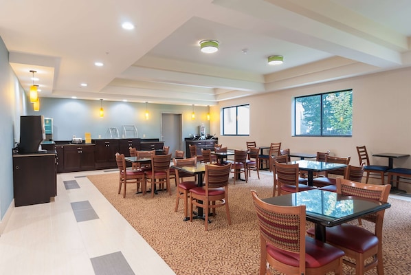 Free daily continental breakfast