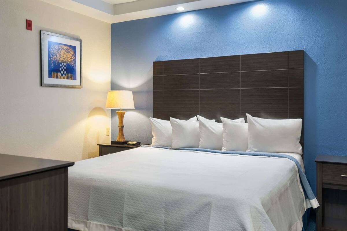 Premium bedding, down duvets, desk, laptop workspace