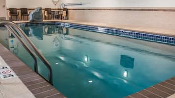 Indoor pool, sun loungers