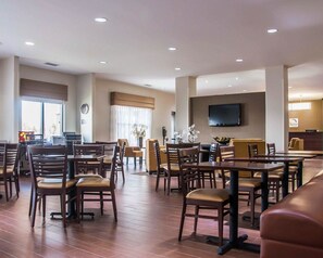 Petit déjeuner buffet compris