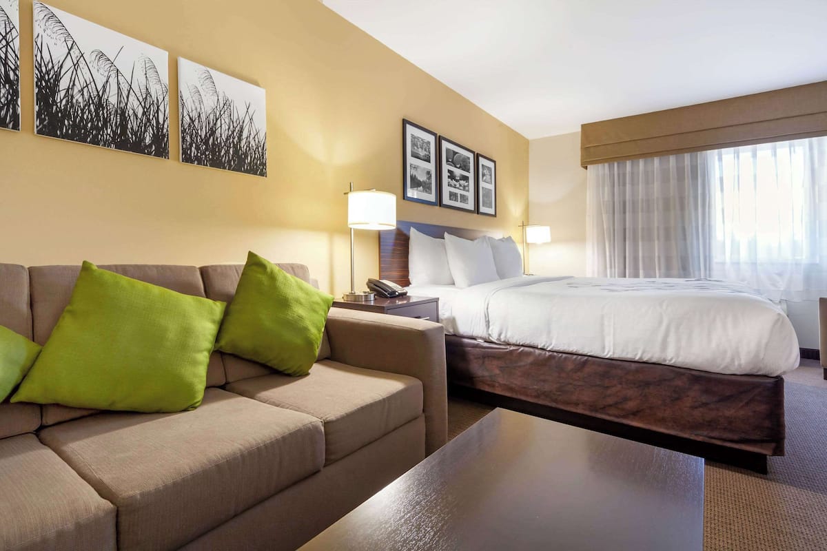 pillow-top beds, desk, iron/ironing board, free wifi