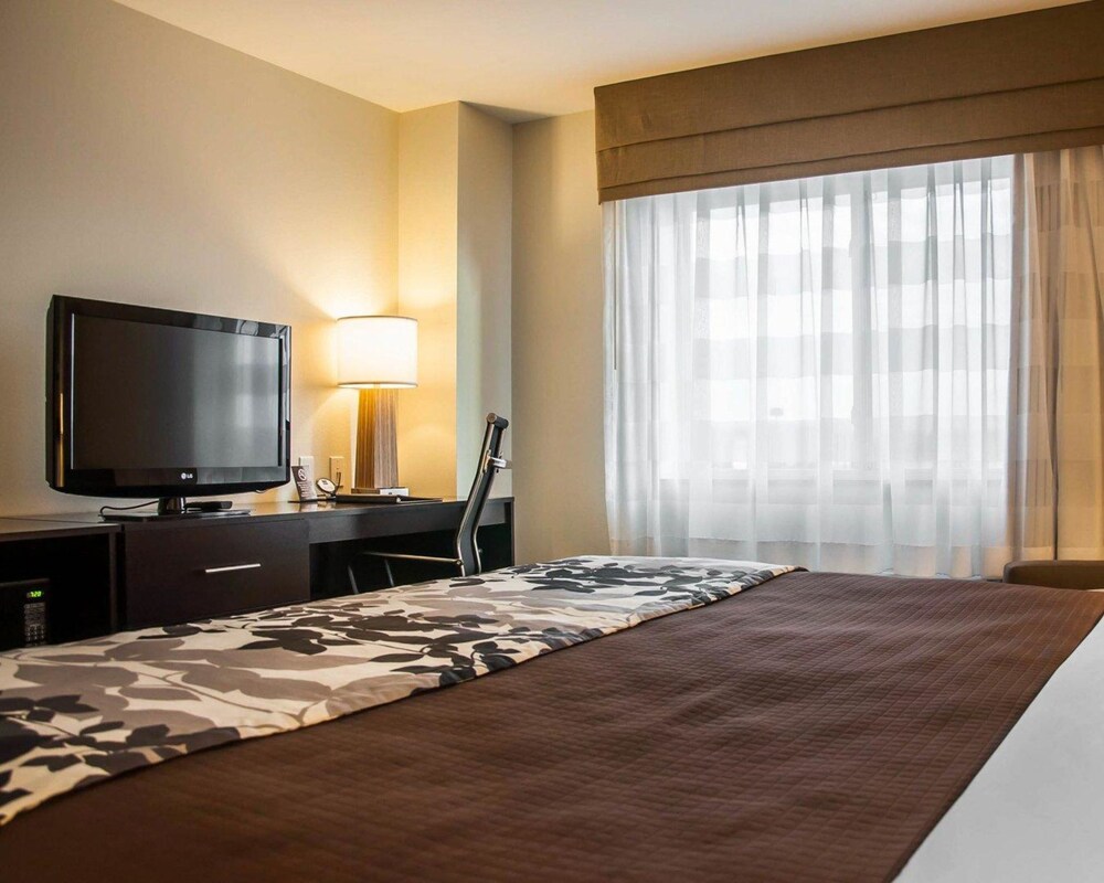 Top 10 Hotels With Hot Tub In Bismarck, North Dakota Trip101