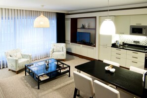 Senior Suite | Living room | 108-inch plasma TV with satellite channels, TV, DVD player - 116 Residence (Istanbul)