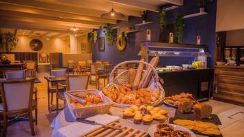 Daily buffet breakfast for a fee