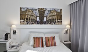 商务双人房 | 客房内保险箱、遮光窗帘、隔音、熨斗/熨板