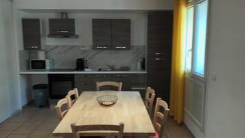 Deluxe-Apartment | Eigene Küche | Kühlschrank, Mikrowelle
