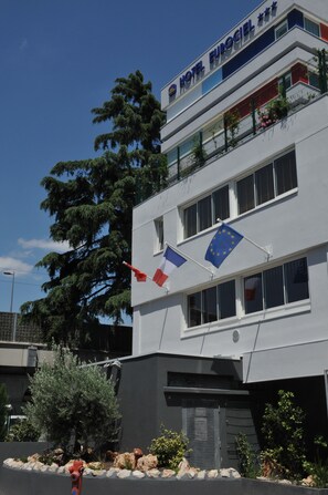 Fachada da propriedade