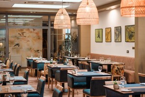 매일 뷔페 아침 식사(1인당 PLN 60)