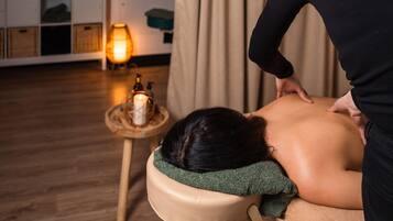 Sauna, aromaterapia y masajes con piedras calientes
