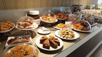 Desayuno buffet todos los días (con cargo)