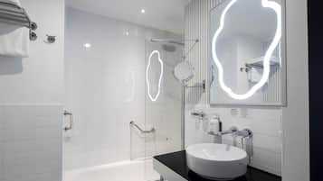 Combined shower/bathtub, free toiletries, hair dryer, bathrobes