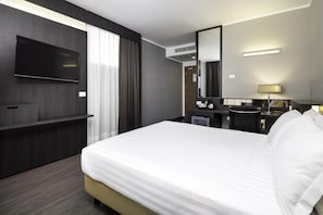 Standard Room, 1 Queen Bed, Non Smoking