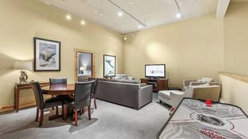 TV 40-inch có truyền hình kỹ thuật số, đầu đĩa DVD