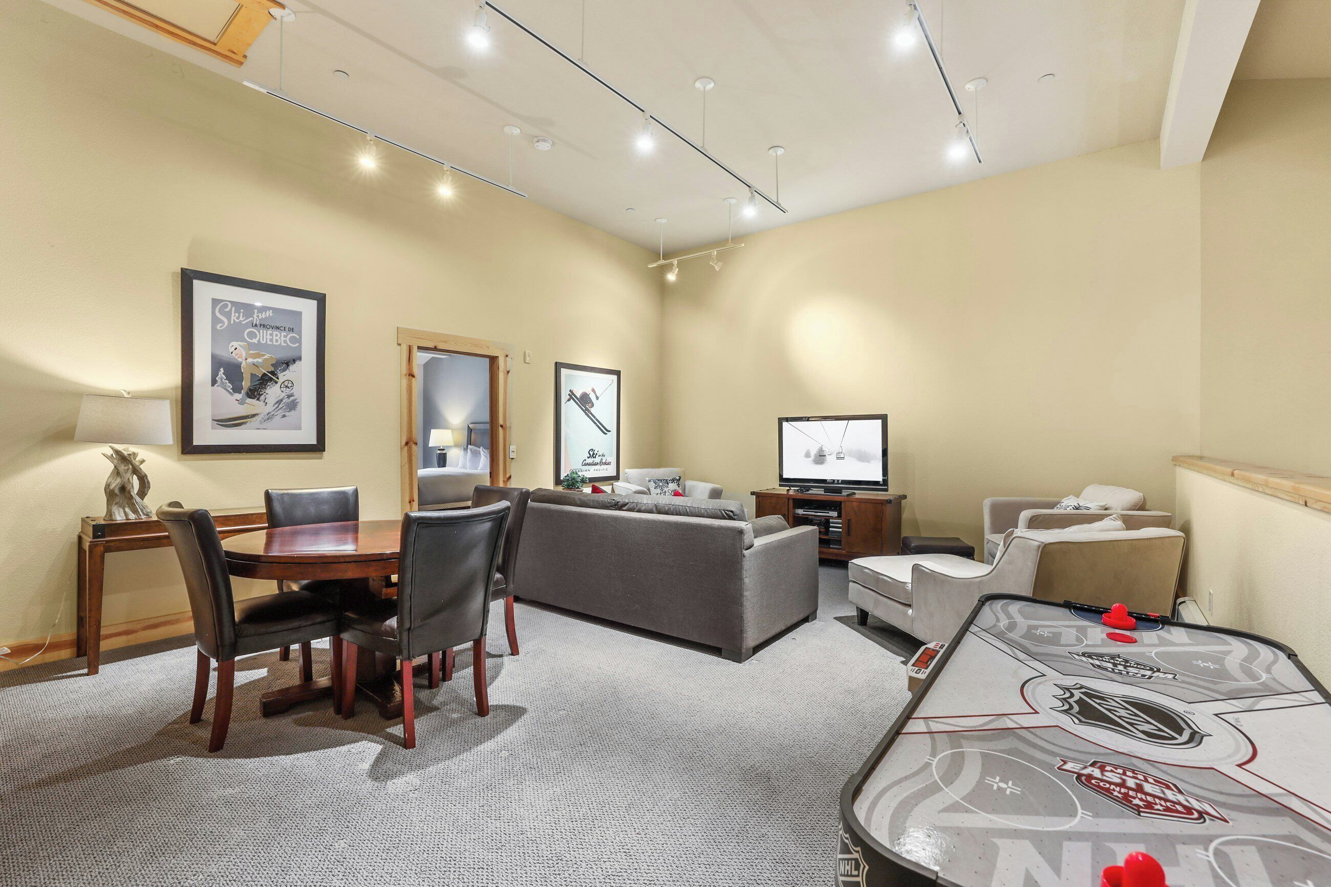 40 inci televisyen dengan digital, pemain DVD 