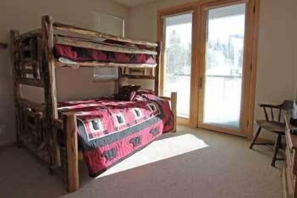 Luxury Room, 2 Bedrooms (The Sentinels) | 1 bedroom, iron/ironing board, bed sheets