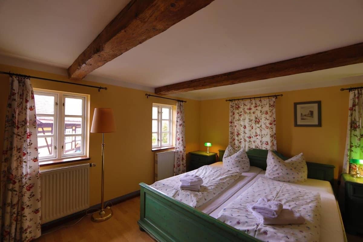 Double Room | Minibar, individually decorated, individually furnished