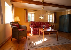 Comfort Duplex, Non Smoking, Corner | Living area - Spa Resort Landlust Dresden (Dresden)