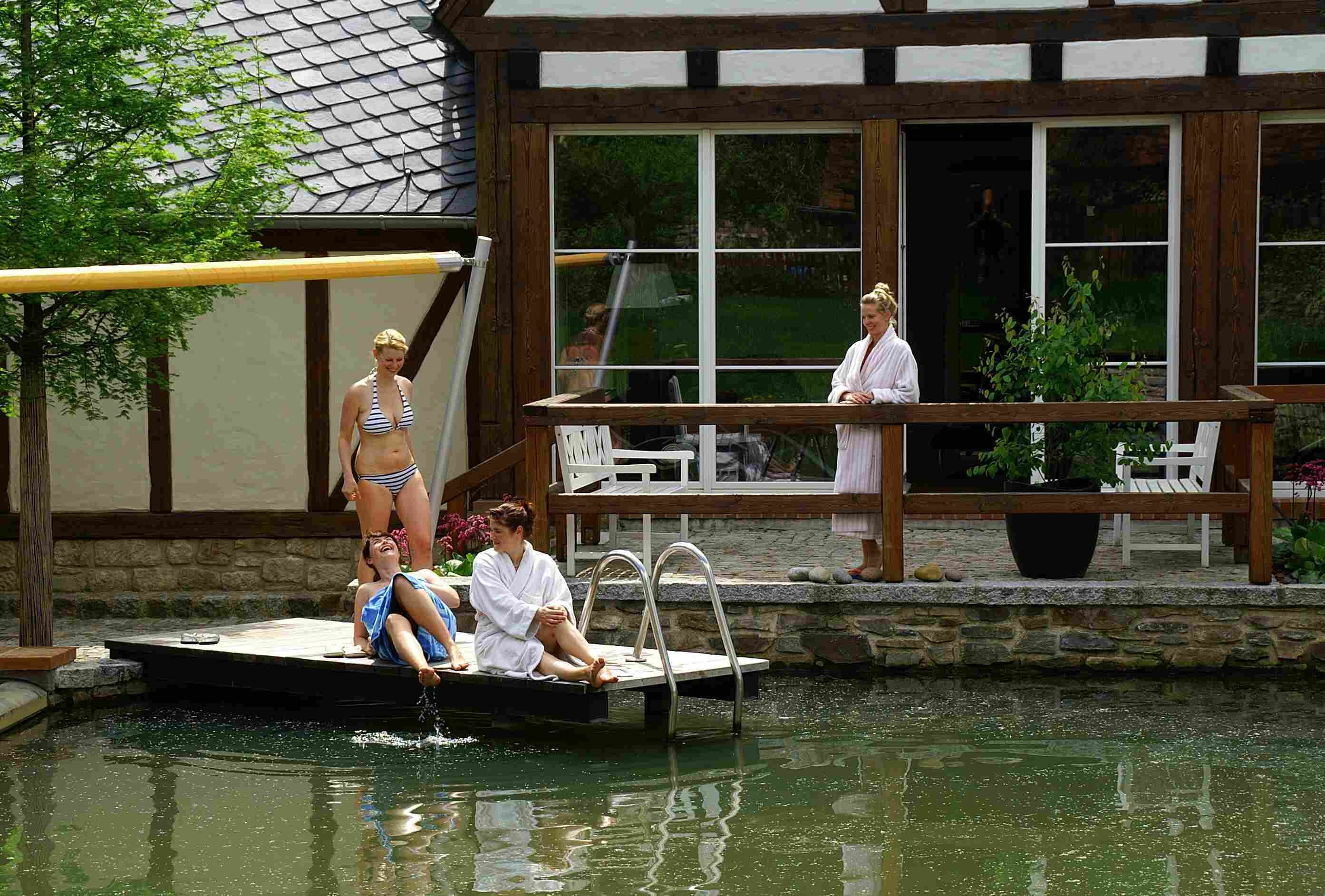 Minibar, individuell dekoriert, individuell eingerichtet