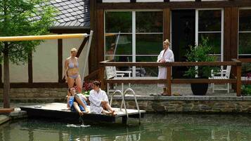 Minibar, individuell dekoriert, individuell eingerichtet