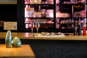 Bar (in der Unterkunft)