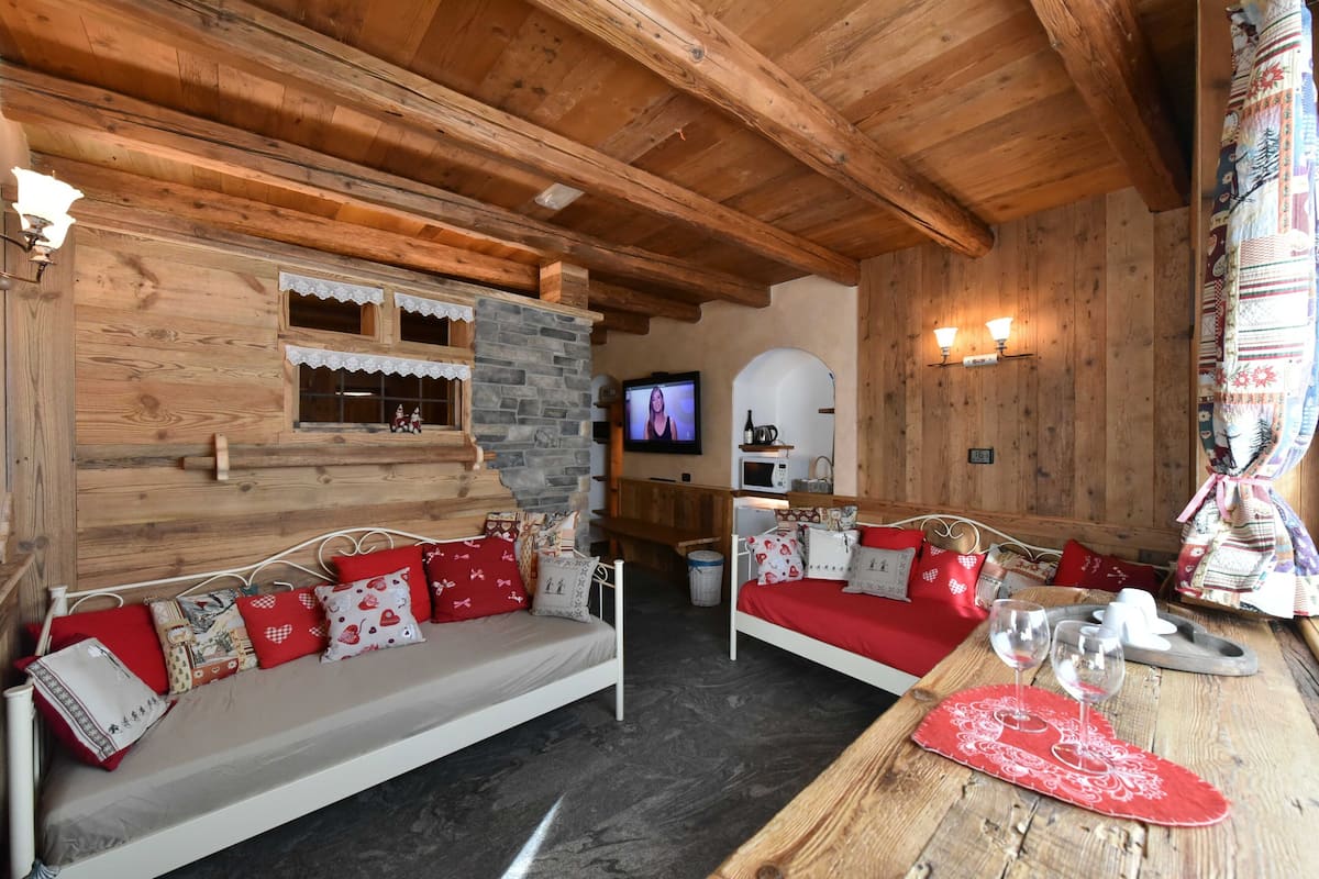 Familie suite | 1 slaapkamer, Italiaanse Frette-lakens, pillowtop-bedden, een minibar