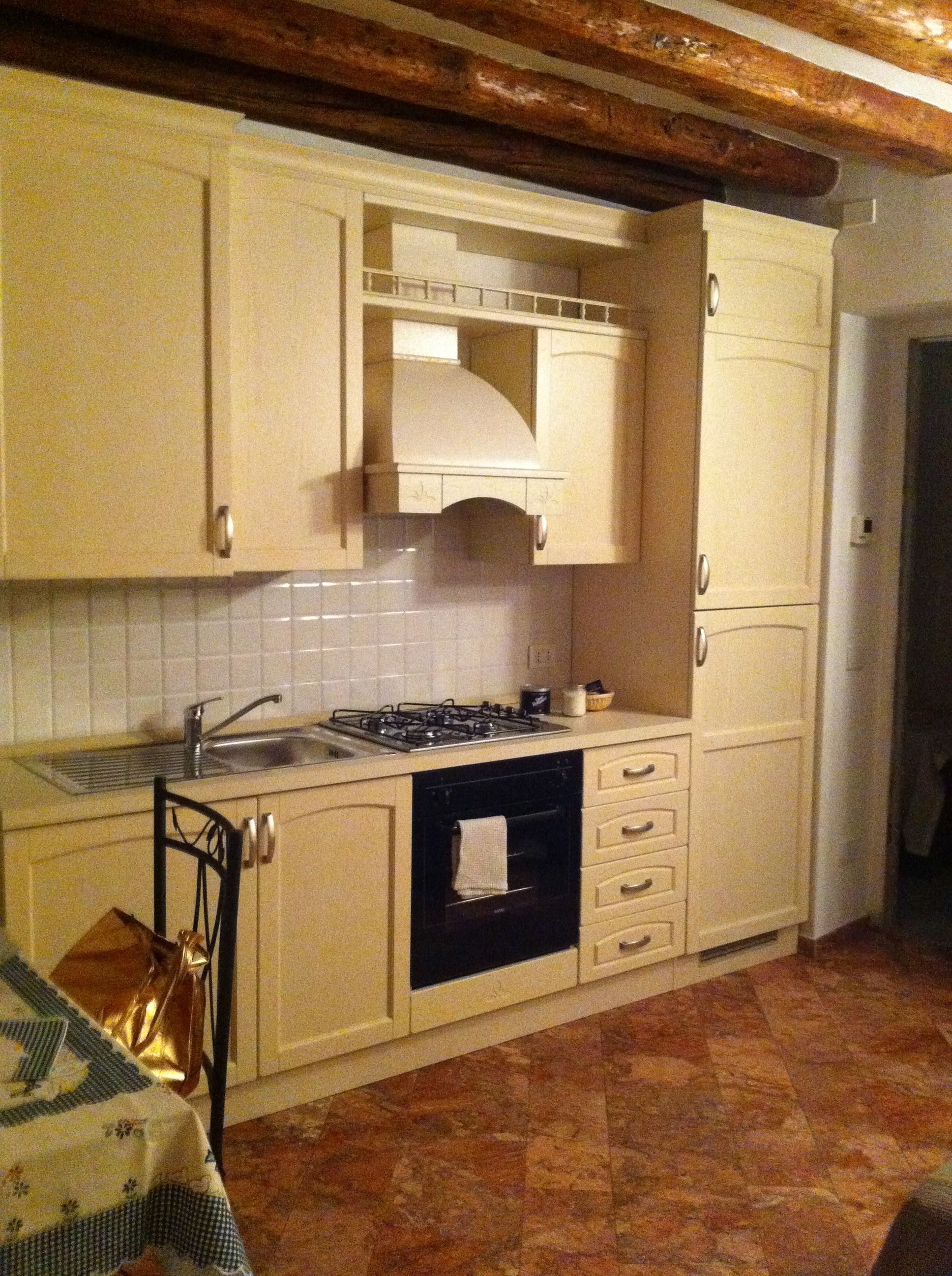 apartment taverna via torquato tasso 30 | private kitchen | electric kettle
