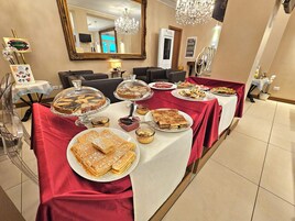 Daily buffet breakfast (EUR 7.5 per person)