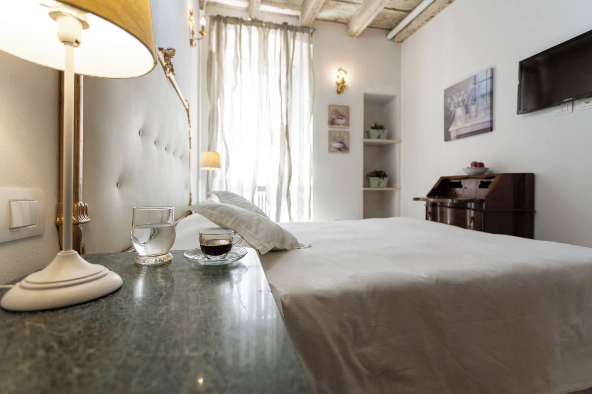 Appartamento due camere da letto PIGNOLO Via Pignolo 81 | 1 camera, biancheria da letto di alta qualità, copriletto in piuma