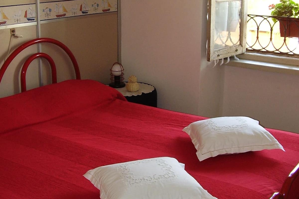 Studio MIGNON Via Torquato Tasso 42 | Premium bedding, down comforters, memory foam beds, minibar