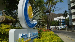 Front of property - Hotel Rodadero Dorado Beach (Santa Marta)