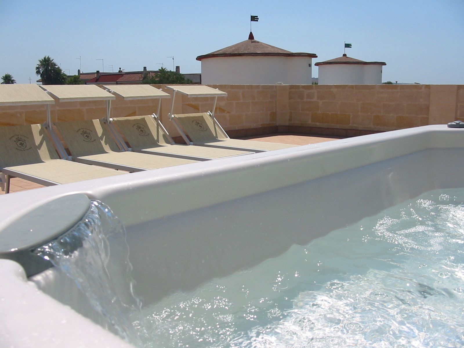 Bain à remous extérieur