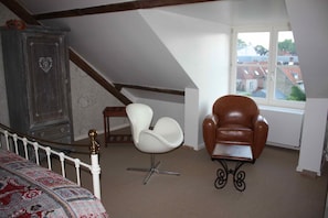 2 bedrooms, premium bedding, memory-foam beds, minibar